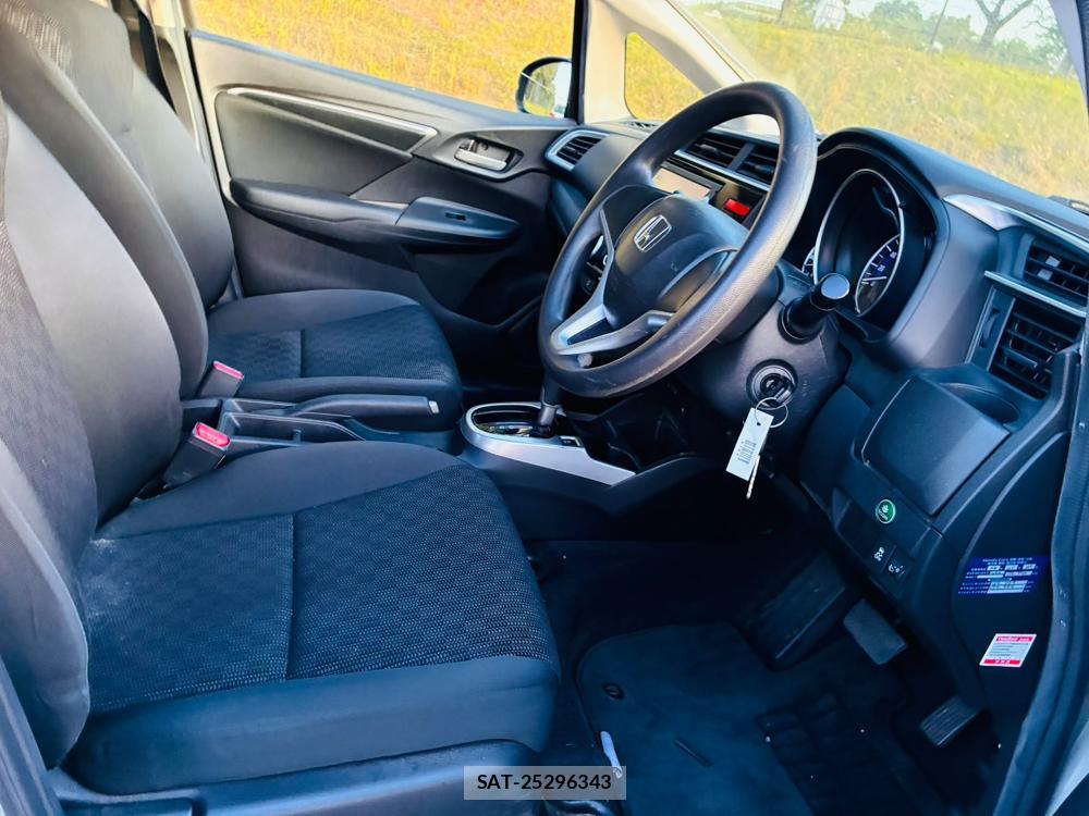 Honda FIT 2013-12 8282307-11
