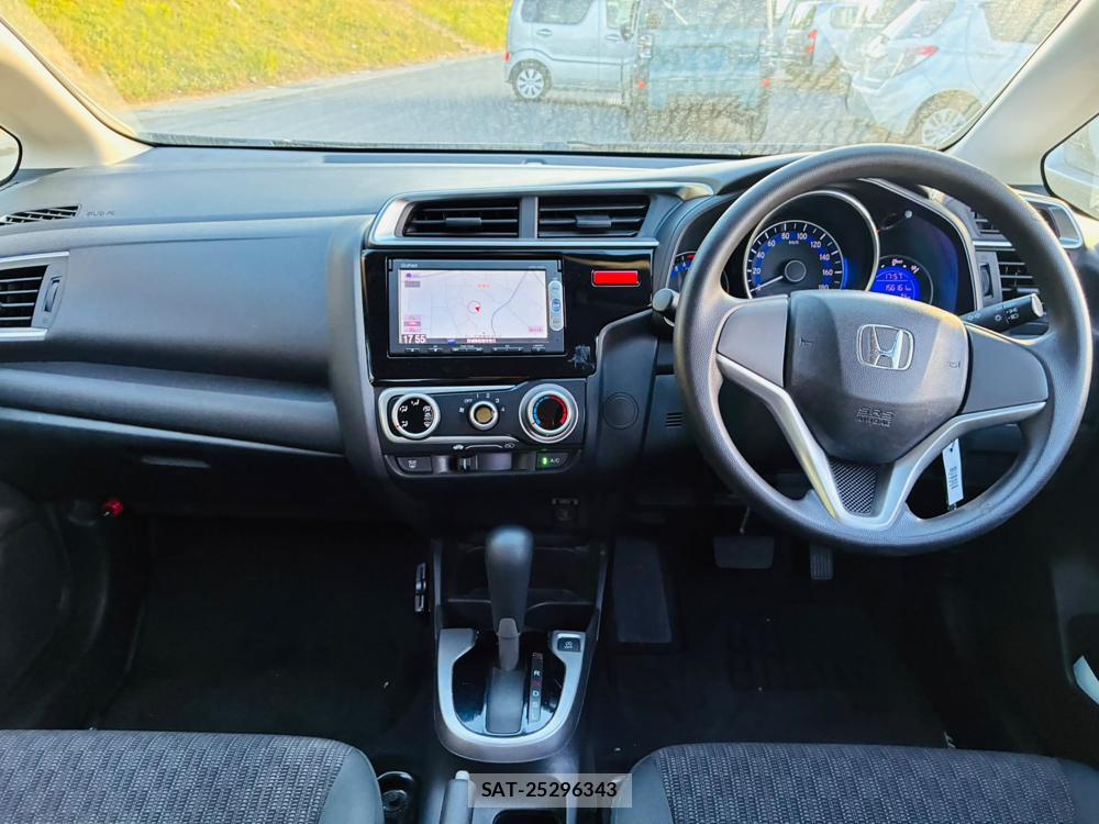 Honda FIT 2013-12 8282307-12