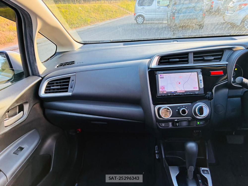 Honda FIT 2013-12 8282307-17