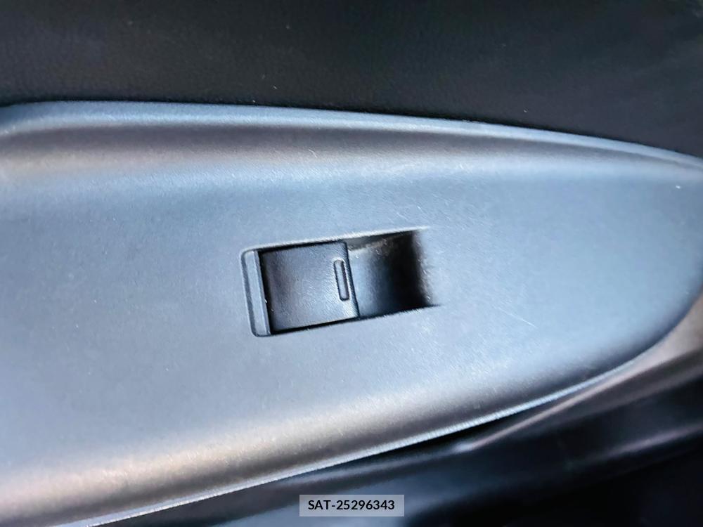 Honda FIT 2013-12 8282307-23