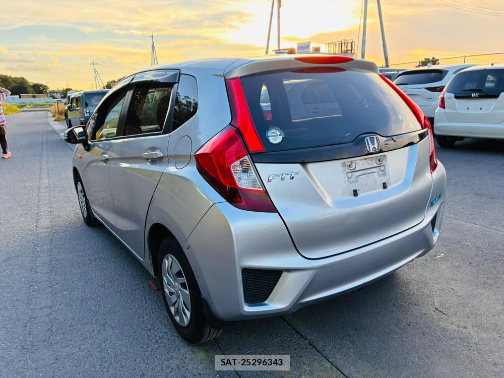 Honda FIT 2013-12 8282307-2