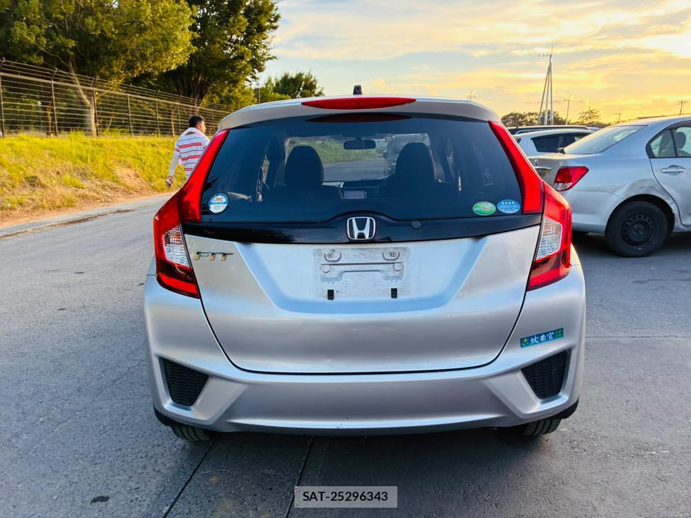 Honda FIT 2013-12 8282307-3