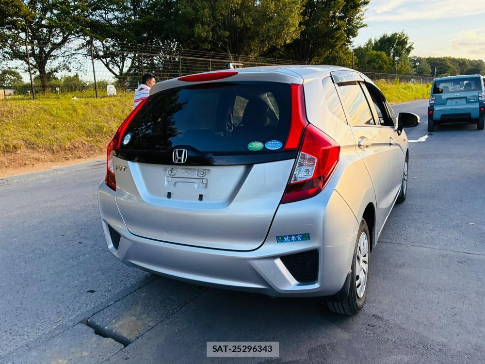 Honda FIT 2013-12 8282307-4