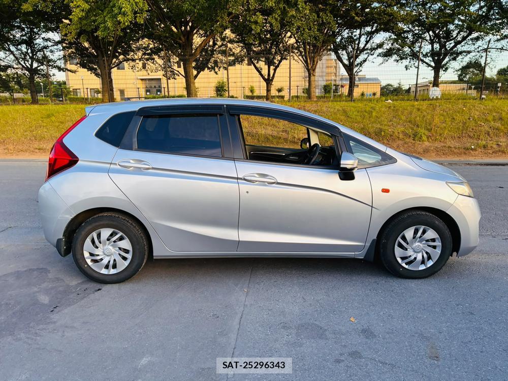 Honda FIT 2013-12 8282307-5