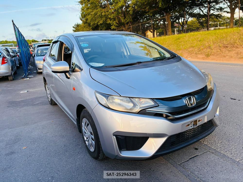 Honda FIT 2013-12 8282307-6