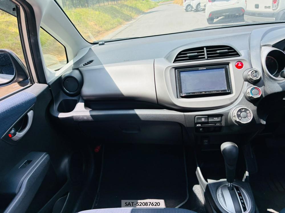 Honda FIT 2010-04 8252488-17