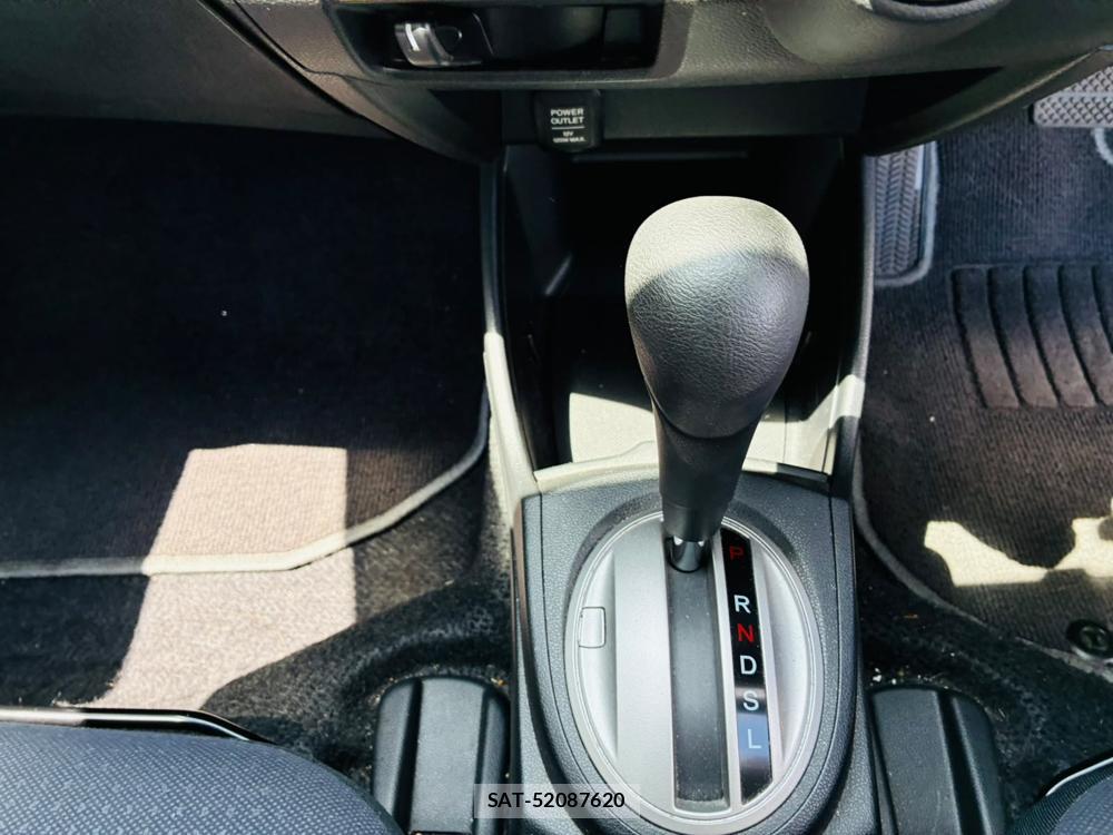 Honda FIT 2010-04 8252488-19