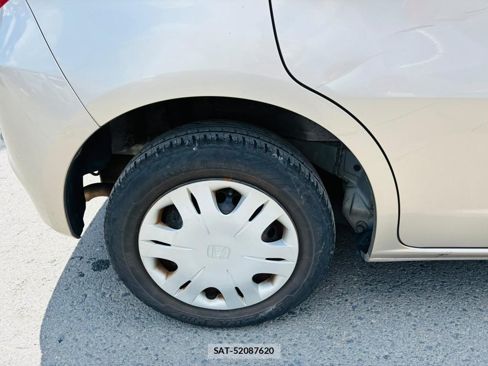 Honda FIT 2010-04 8252488-27