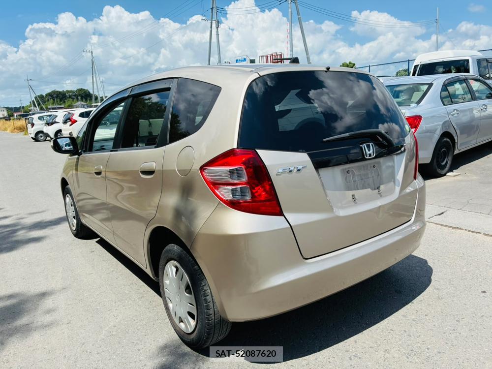 Honda FIT 2010-04 8252488-2