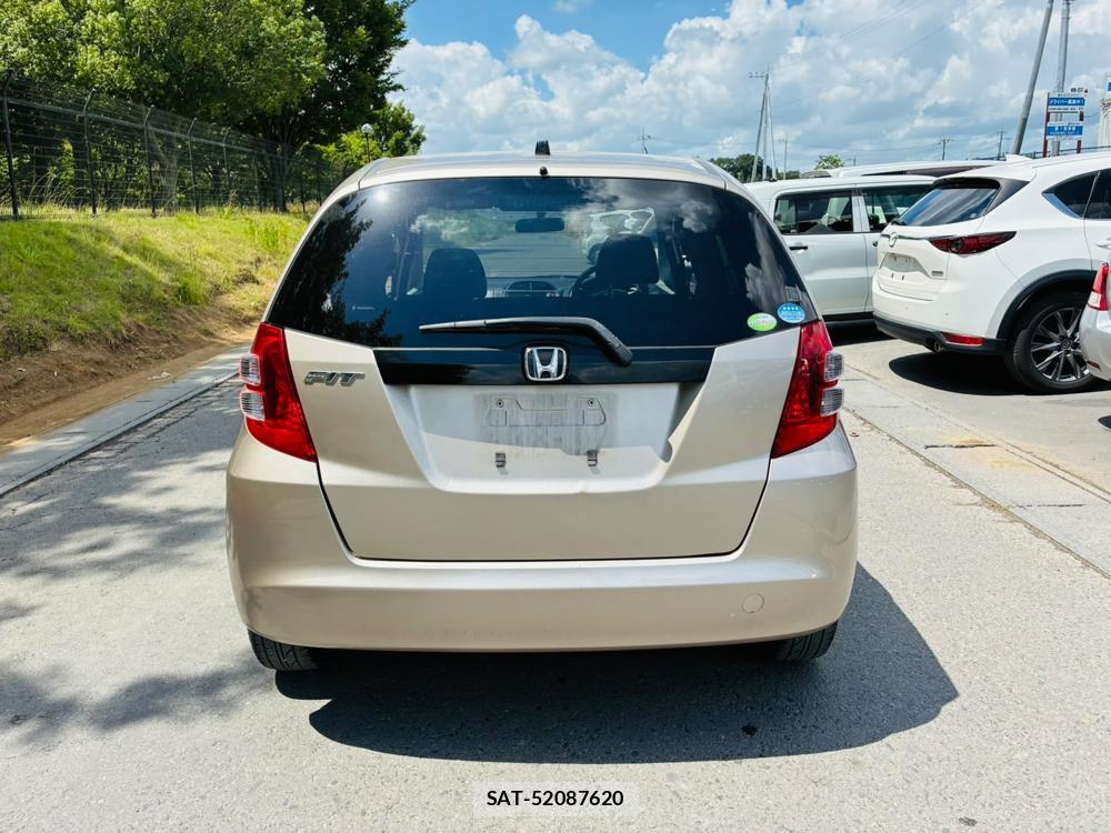 Honda FIT 2010-04 8252488-3