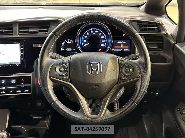 Honda FIT 2018-11 8354462-9