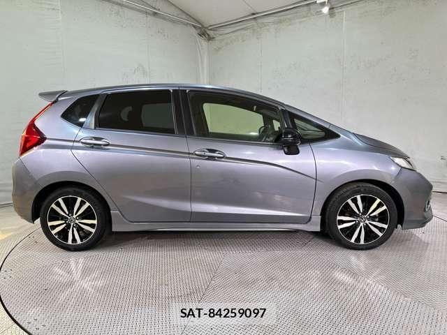 Honda FIT 2018-11 8354462-3