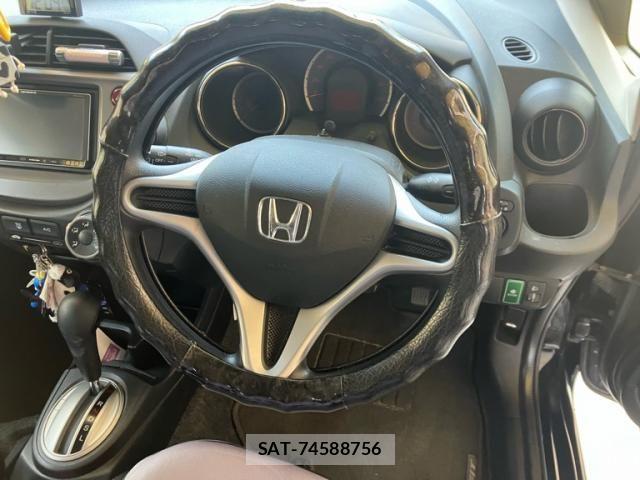 Honda FIT 2013-02 8354468-12