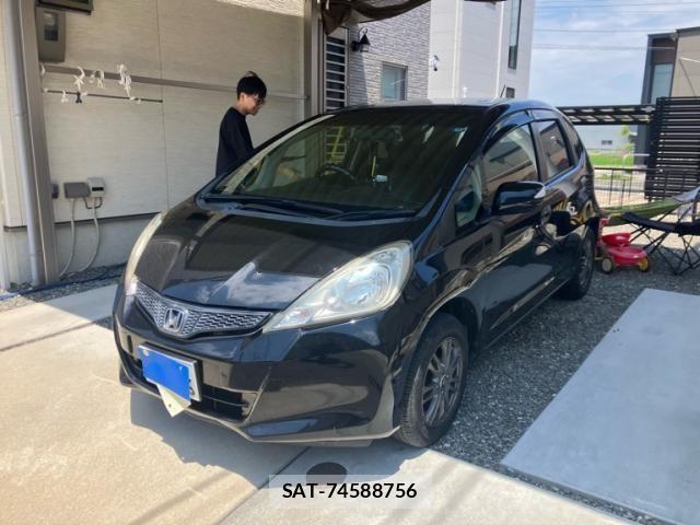 Honda FIT 2013-02 8354468-1