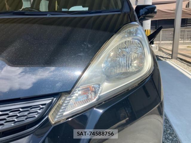 Honda FIT 2013-02 8354468-2