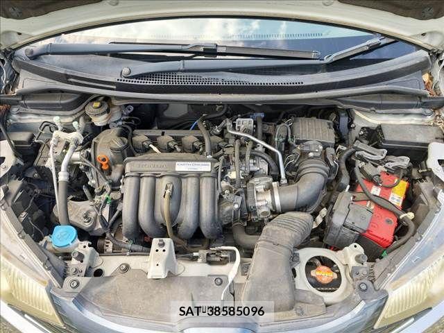 Honda FIT 2013-11 8354466-19