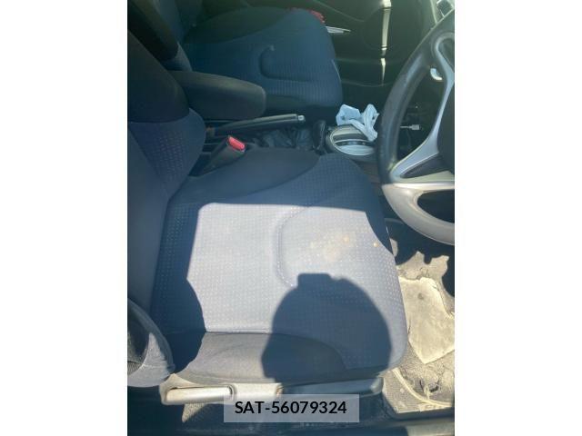 Honda FIT 2009-10 8354469-11