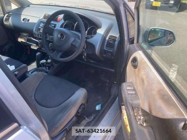Honda FIT 2003-04 8354467-14