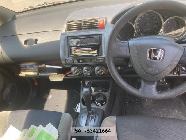 Honda FIT 2003-04 8354467-18