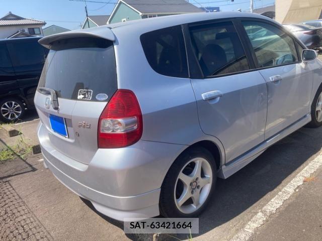 Honda FIT 2003-04 8354467-1