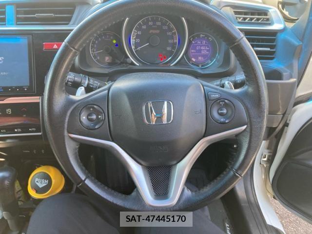 Honda FIT 2013-10 8354464-9