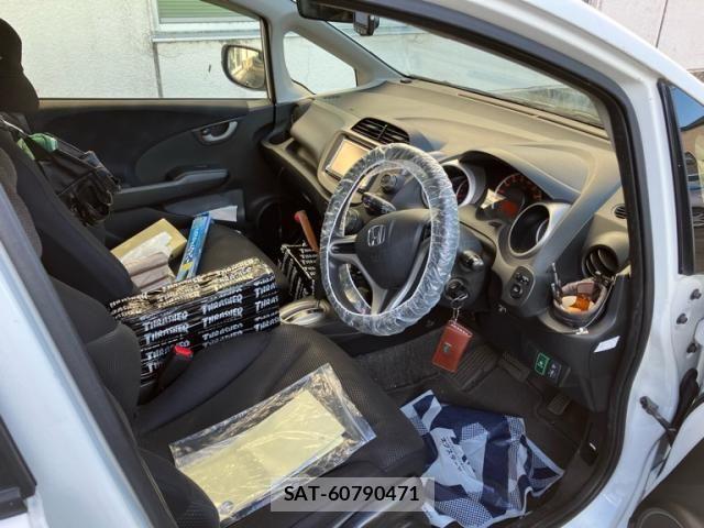 Honda FIT 2012-12 8354470-9