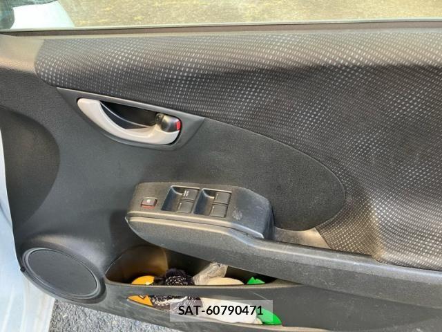 Honda FIT 2012-12 8354470-12