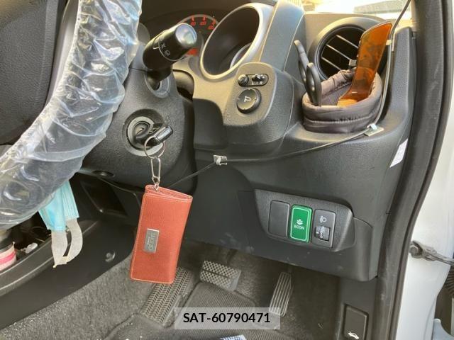 Honda FIT 2012-12 8354470-13
