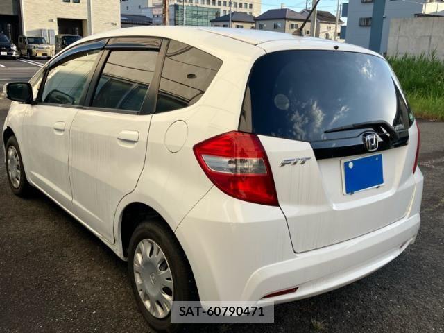 Honda FIT 2012-12 8354470-7
