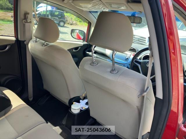 Honda FIT 2011-03 8365925-13