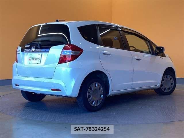 Honda FIT 2011-10 8365913-7