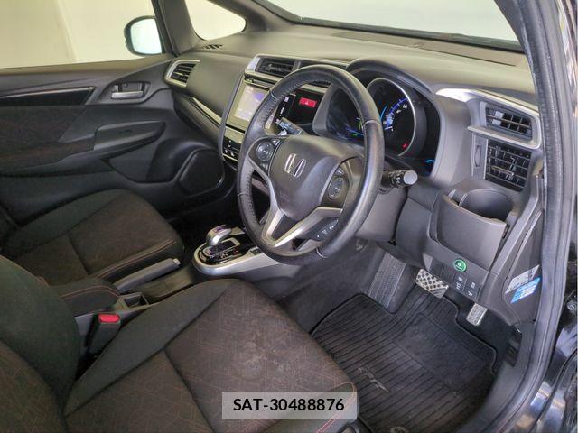 Honda FIT 2016-05 8365905-24