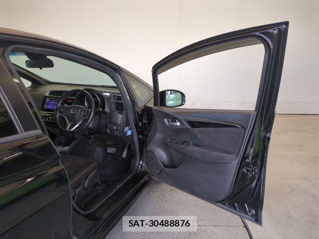 Honda FIT 2016-05 8365905-27