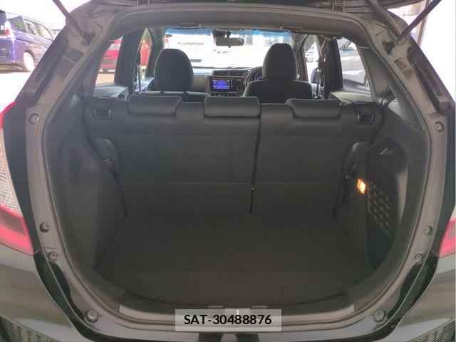 Honda FIT 2016-05 8365905-6