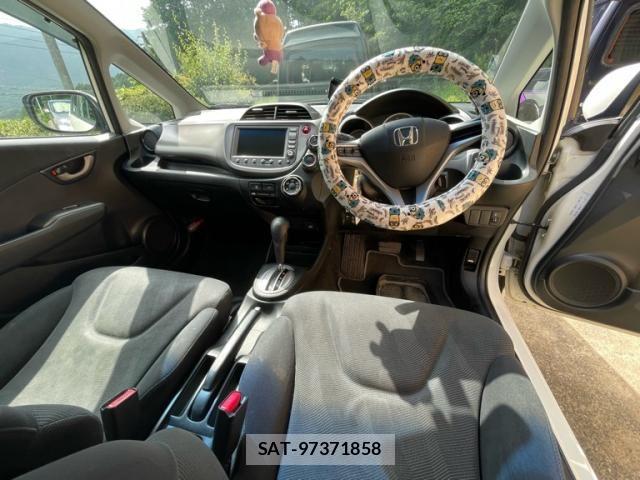 Honda FIT 2009-08 8365928-13