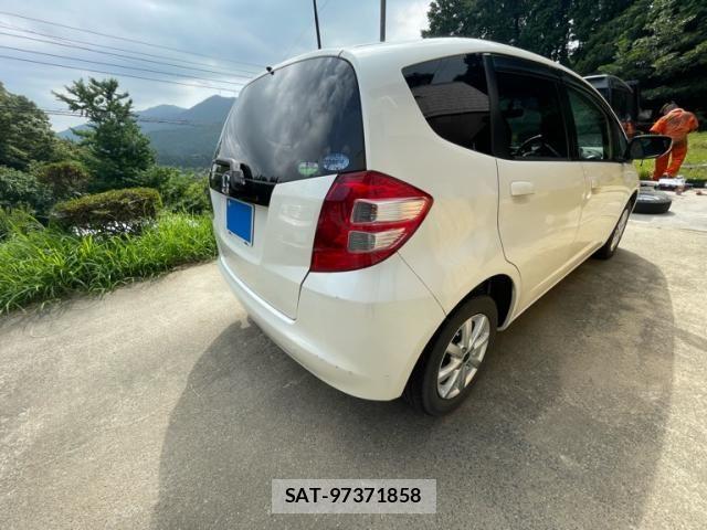 Honda FIT 2009-08 8365928-1