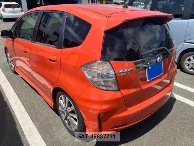 Honda FIT 2012-01 8365904-2