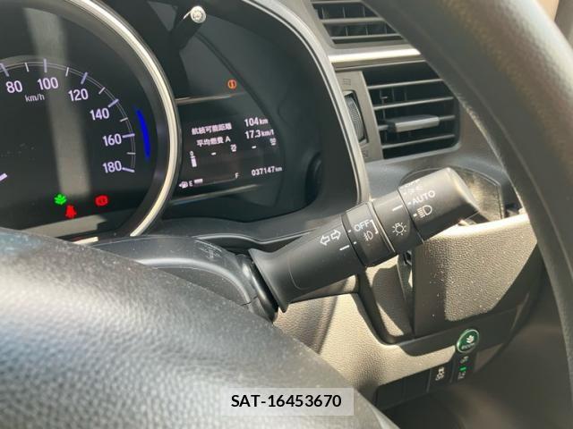 Honda FIT 2018-03 8371654-11