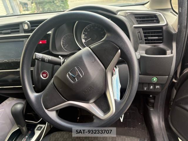 Honda FIT 2016-04 8412396-13