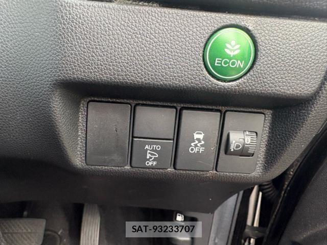 Honda FIT 2016-04 8412396-15