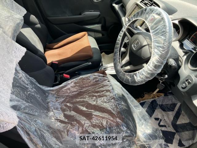 Honda FIT 2010-07 8412418-13