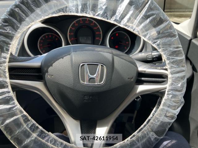 Honda FIT 2010-07 8412418-17