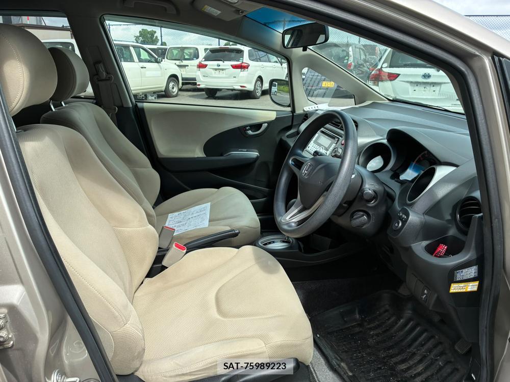 Honda FIT 2009-08 8190983-11
