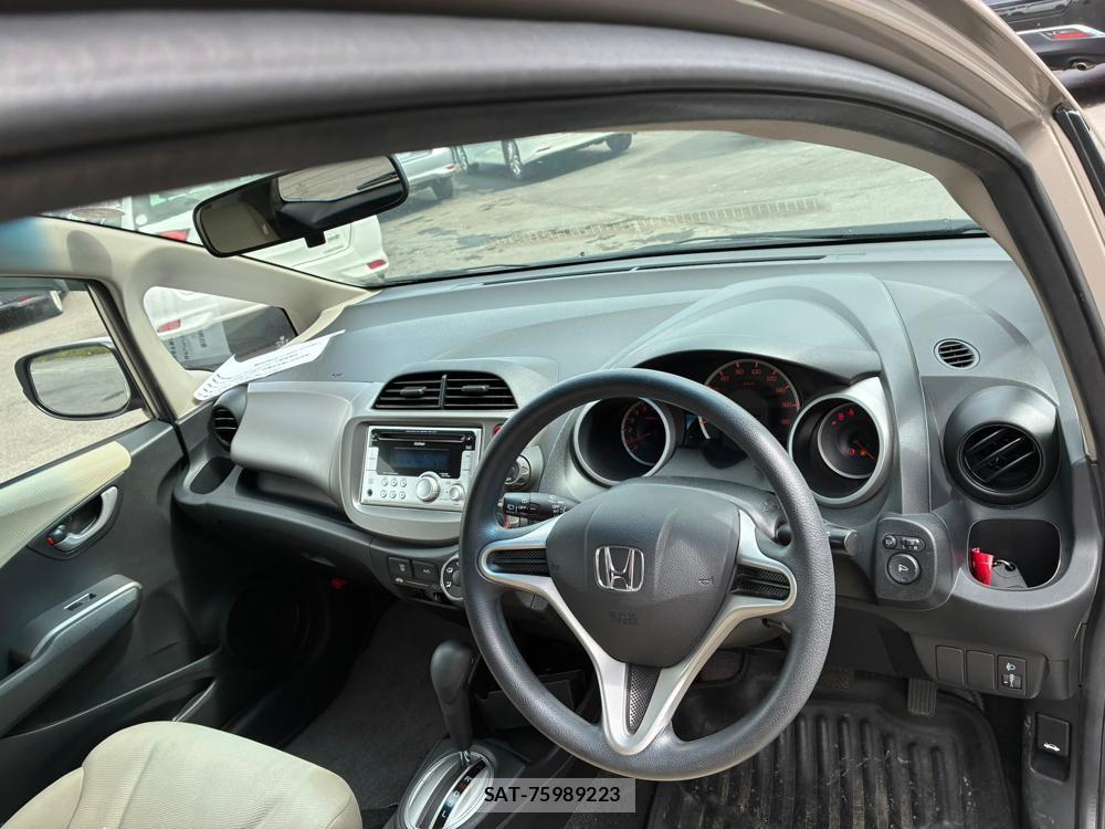 Honda FIT 2009-08 8190983-13