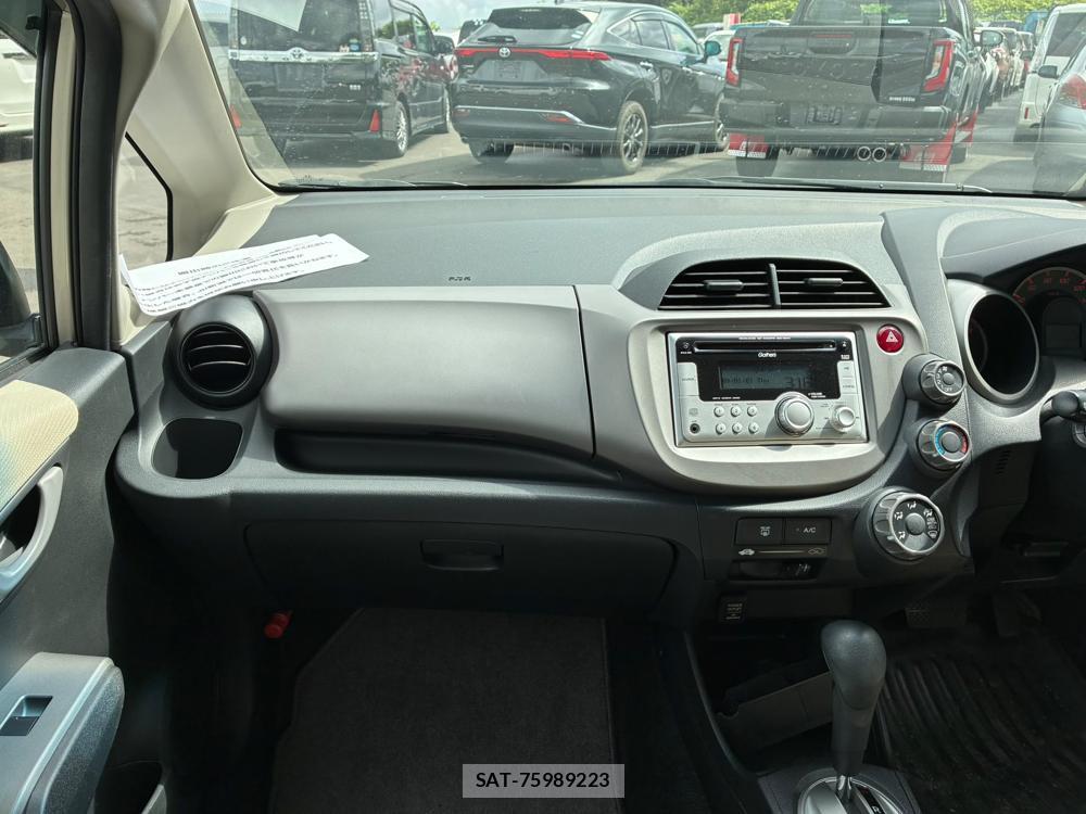 Honda FIT 2009-08 8190983-17
