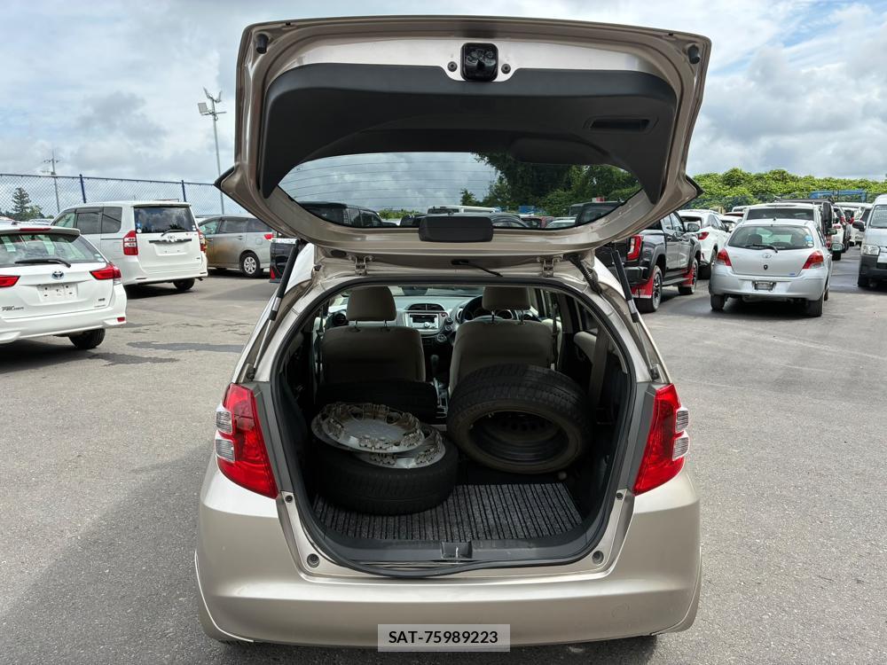 Honda FIT 2009-08 8190983-25