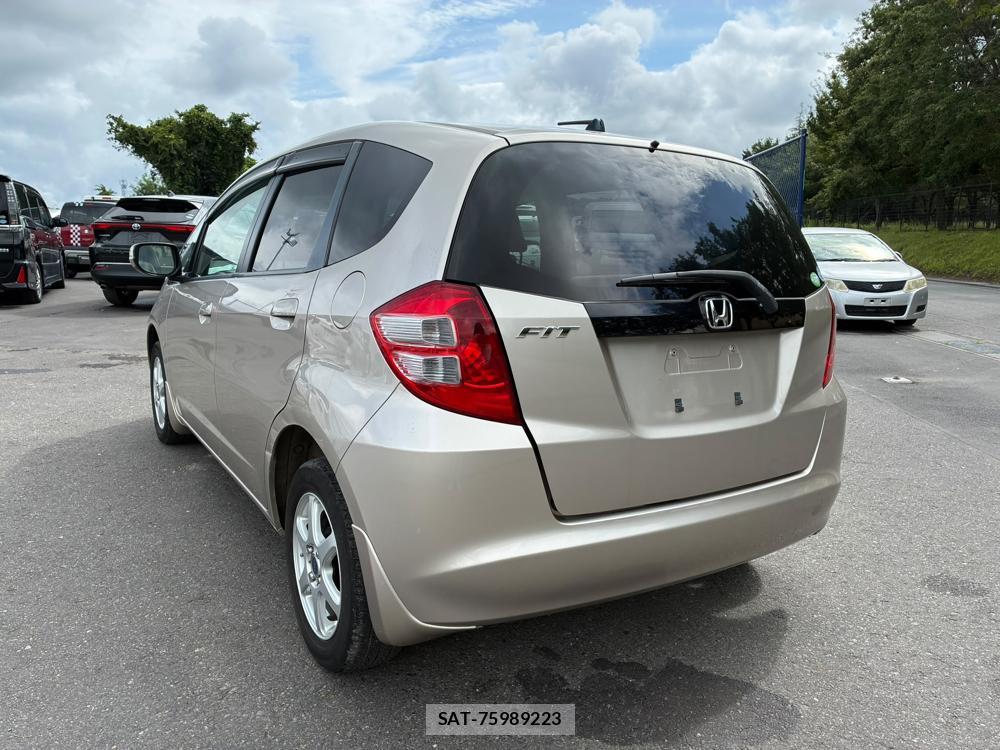 Honda FIT 2009-08 8190983-2