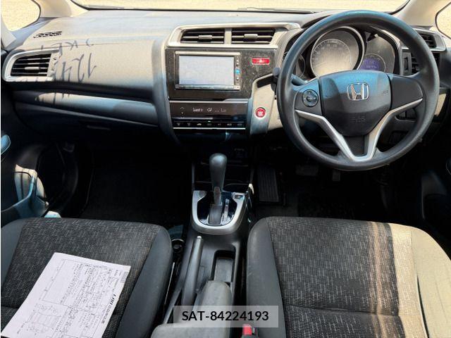 Honda FIT 2017-06 8412392-14