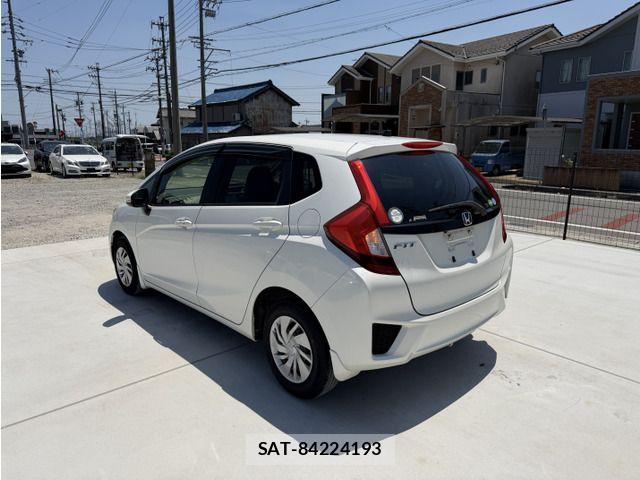 Honda FIT 2017-06 8412392-16