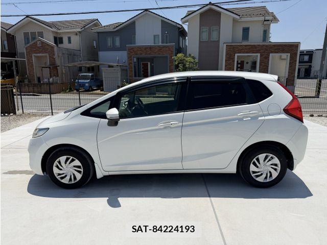 Honda FIT 2017-06 8412392-17